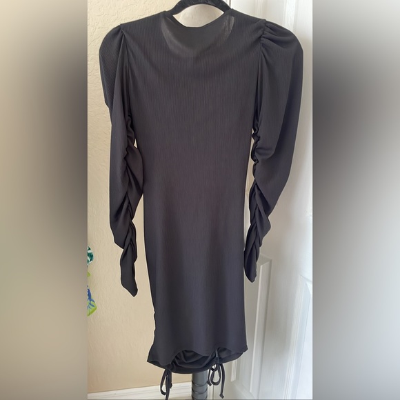NWOT- Boohoo- Extreme Ruched Midi/Mini Dress - Picture 4 of 7
